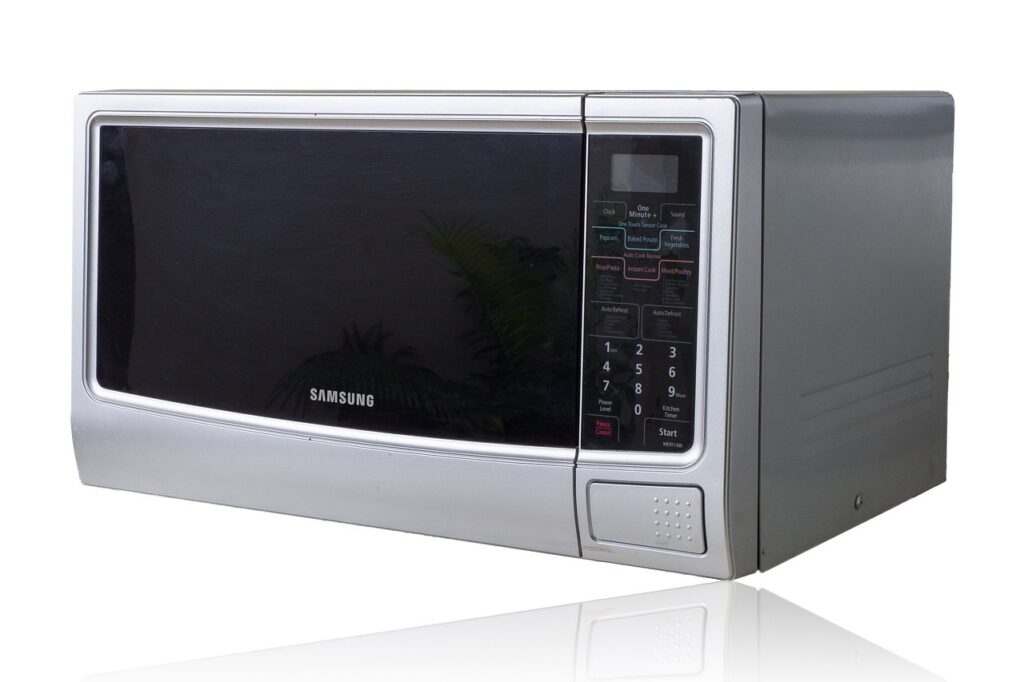 Revolutionize Your Kitchen with a Convection Microwave Oven: Faster Cooking, Better Flavor