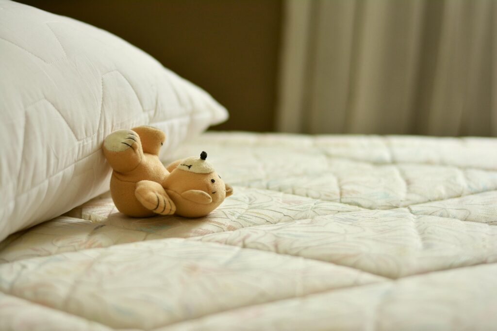 The Ultimate Guide to Choosing Bedroom Accessories for Comfort and Style Bedroom accessories