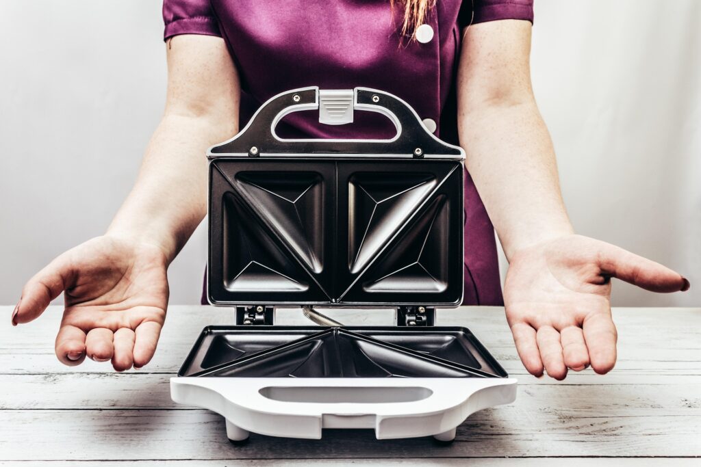 11 Small Kitchen Appliances: Essential Tools for Efficient Kitchen 11 Small Kitchen Appliances: Essential Tools for Efficient Kitchen