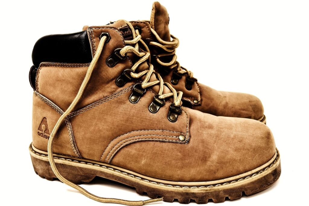Multipurpose Shoes Are Must For A Perfect Tour