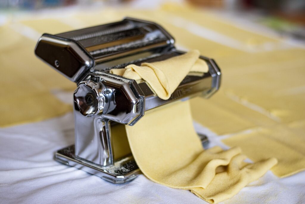 11 Small Kitchen Appliances: Essential Tools for Efficient Kitchen 11 Small Kitchen Appliances: Essential Tools for Efficient Kitchen
